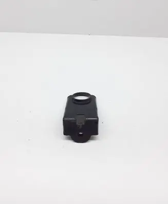 Radiator mount bracket