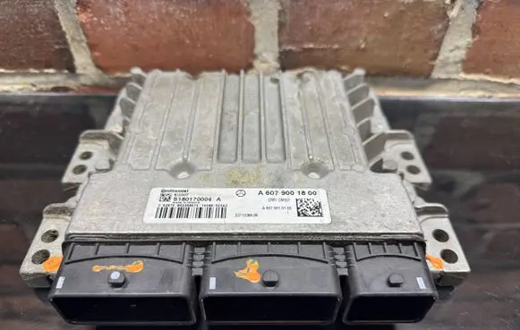 Mercedes-Benz A W176 Engine control unit/module A6079001800 S180170004 A6079010100