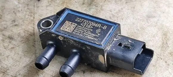 Nissan Qashqai J12 Exhaust gas pressure sensor 227707094R