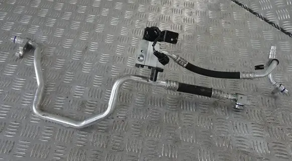 Nissan Leaf I (ZE0) Air conditioning (A/C) pipe/hose 924503NLOB 924404NR0B