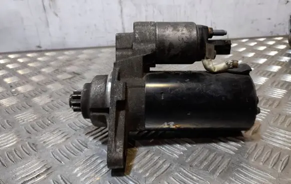 Volkswagen PASSAT CC Starter motor 02Z911023F