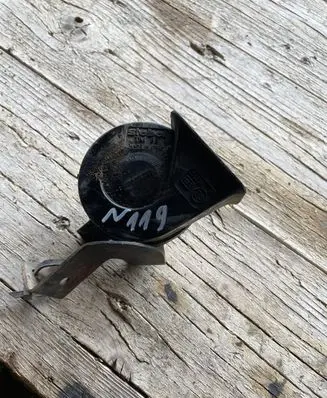 Audi A8 S8 D3 4E Horn signal 4E0951185