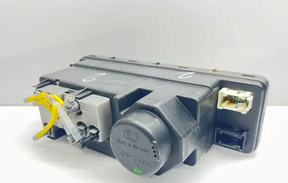 Mercedes-Benz E W210 Central locking vacuum pump 2088000248