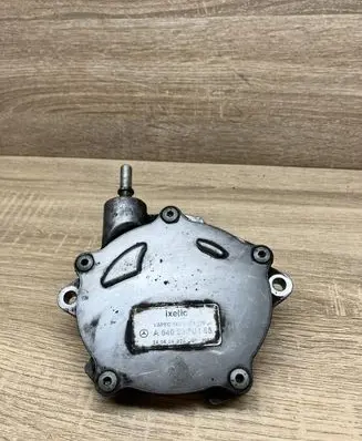 Mercedes-Benz B W245 Vacuum pump A6402300465