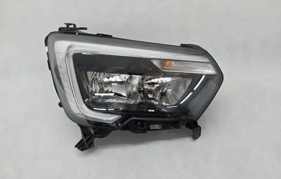 Renault Master III Headlight/headlamp 260105567R