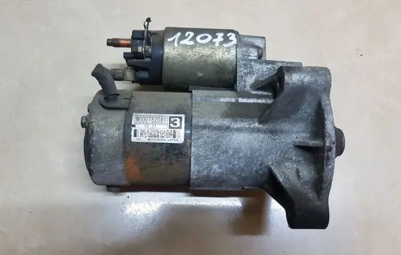 Peugeot 206 Starter motor M000T82081