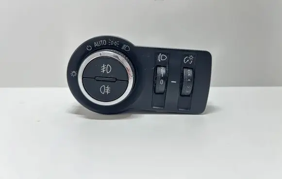 Chevrolet Orlando Light switch 13301752