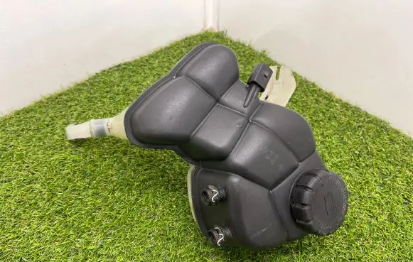 Coolant expansion tank/reservoir