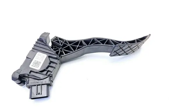 Volkswagen Golf VII Accelerator throttle pedal 5Q1721503F