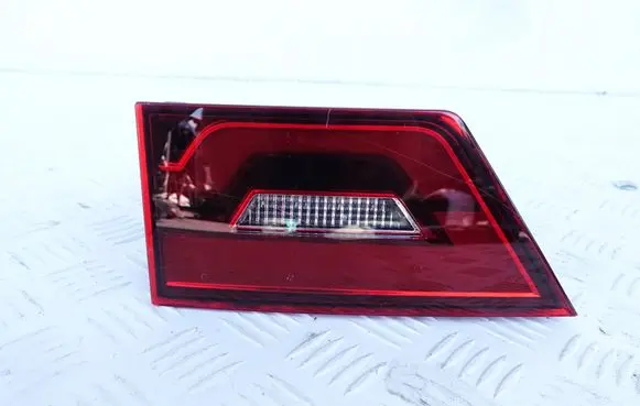 Jaguar E-Pace Tailgate rear/tail lights J9C313192CC