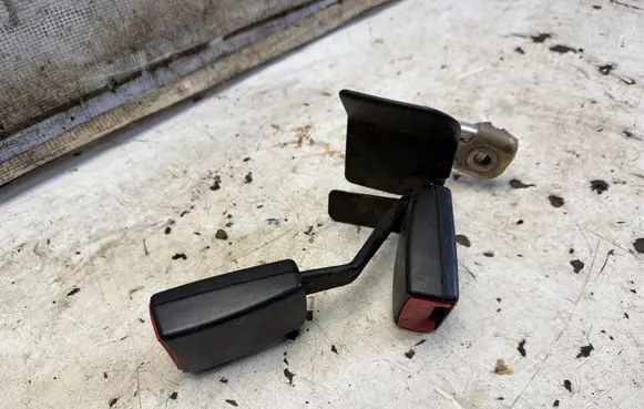 Audi A6 S6 C5 4B Rear seatbelt buckle 8D0857739D