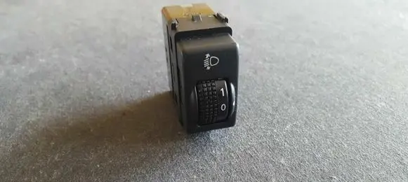 Nissan X-Trail T30 Headlight level height control switch G3117