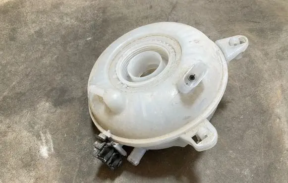 Volkswagen Golf VII Coolant expansion tank/reservoir 5Q0121407S