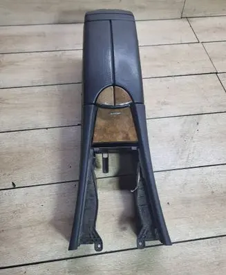 Mercedes-Benz E W211 Armrest A2116800350