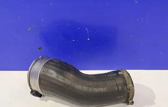 Intercooler hose/pipe