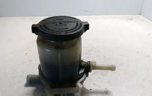 Toyota Land Cruiser (J150) Power steering fluid tank/reservoir