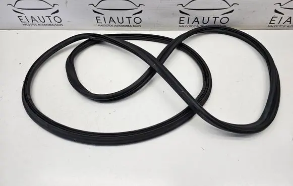 BMW 6 E63 E64 Trunk rubber seal (body) 7008802