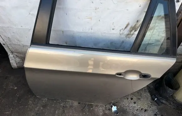 BMW 3 E90 E91 Rear door