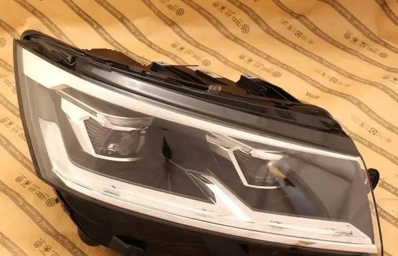 Volkswagen Multivan T6 Headlight/headlamp 7L1941036D