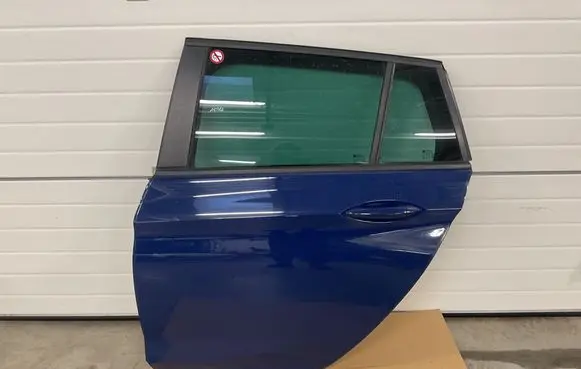 Opel Astra K Rear door 