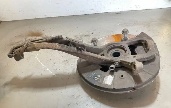 Audi Q7 4L Front wheel hub spindle knuckle 7L0407257A