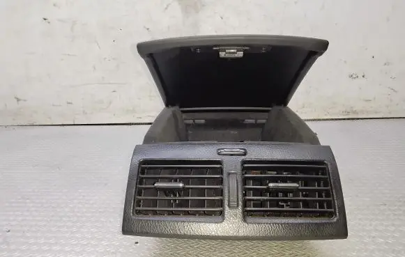 Toyota Avensis Verso Front trunk storage compartment 