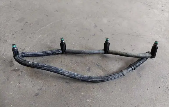Fuel return line/hose