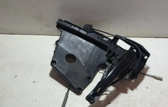 Volvo XC70 Front door lock 31253674 986904104 A048317