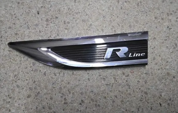 Volkswagen T-Roc Fender model badge letters 2GA853688B