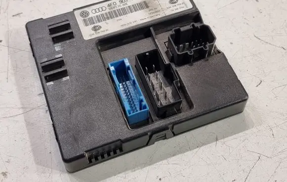 Audi A6 S6 C6 4F Comfort/convenience module 4F0907289E