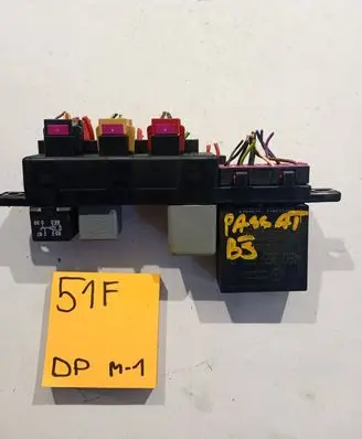 Volkswagen PASSAT B5 Fuse box set 8D0937503