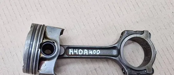 Renault Twingo III Piston with connecting rod H4DA 0720HA