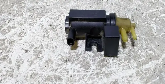 Mercedes-Benz CLA C117 X117 W117 Vacuum valve A0101531328