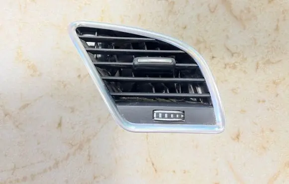 Audi A5 8T 8F Dashboard air vent grill cover trim 8T1820902G 8T1820902