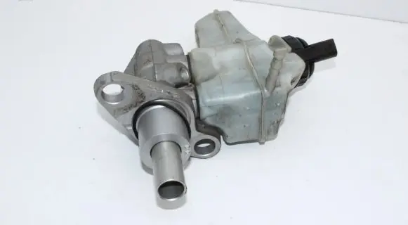 Volkswagen PASSAT CC Master brake cylinder 5N0945459A