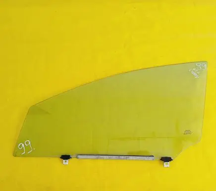 Toyota Avensis T250 Rear door window glass