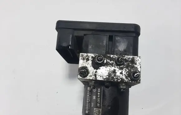 Volkswagen Golf V ABS Pump 1K0907379AC 1K0614517AF