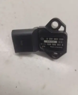 Volkswagen Golf V Air pressure sensor 0281002399 038906051B