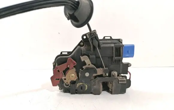 Audi A8 S8 D3 4E Rear door lock 4E0839015