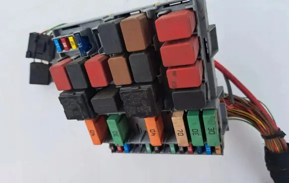 Volkswagen Golf VII Fuse box set 51905216