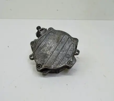 Audi A4 S4 B8 8K Vacuum pump 06E145100R