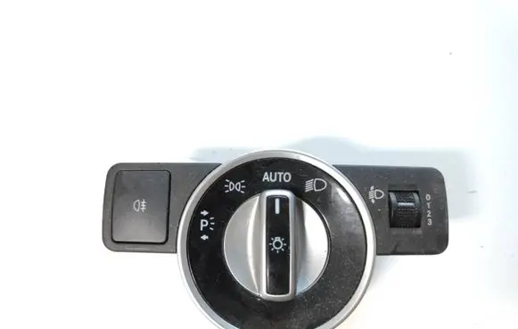 Mercedes-Benz C W204 Light switch A2049053103