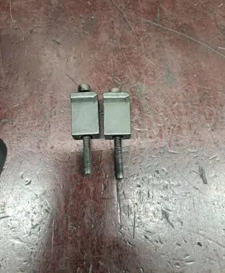 Volkswagen Touran I Fuel Injector clamp holder 
