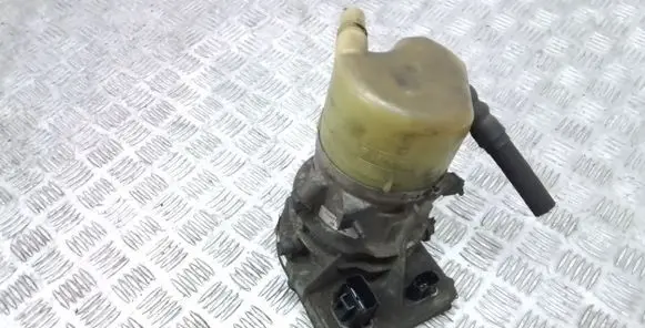 Volvo V70 Power steering pump 31317103