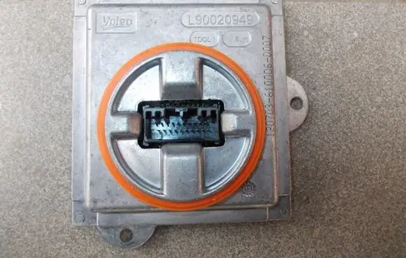 BMW X1 E84 Headlight ballast module Xenon 7342174