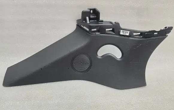 KIA Sorento IV (D)pillar trim (top) G30W