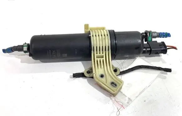 BMW X4 G02 Fuel filter housing 72521182
