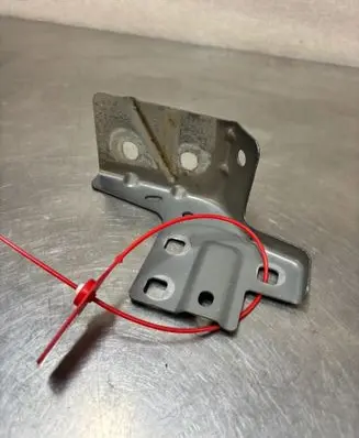Dacia Duster III Fender mounting bracket