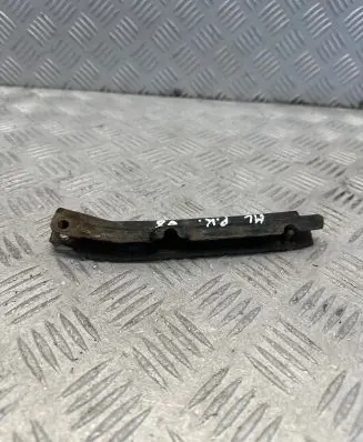Mercedes-Benz ML W164 Front bumper mounting bracket A1648800314