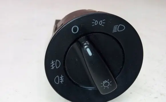 Volkswagen PASSAT B5.5 Light switch